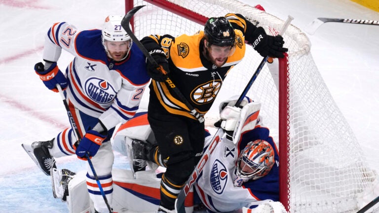 Oilers_Bruins_Hockey_27648-677df96a4234c-768x432.jpg